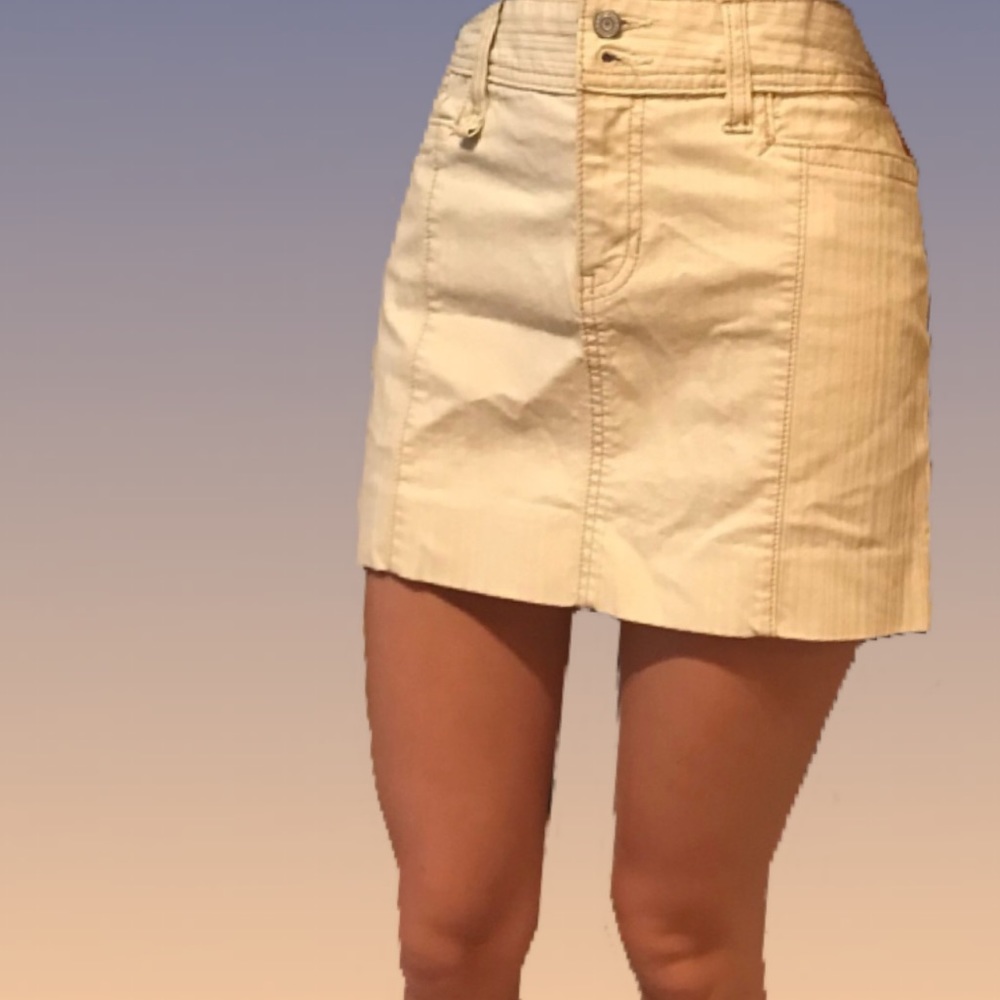 Clearance! 💚 Gap white denim/ khaki mini skirt